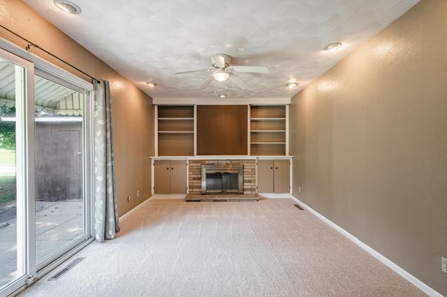 102 Lincolnwood Drive, Battle Creek, MI 49015