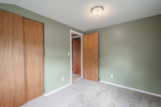 102 Lincolnwood Drive, Battle Creek, MI 49015