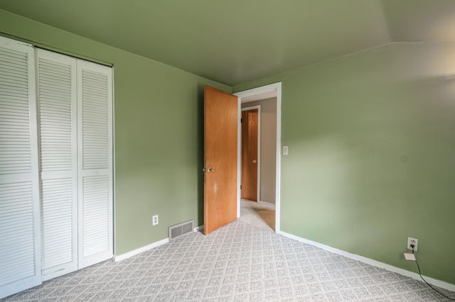 102 Lincolnwood Drive, Battle Creek, MI 49015