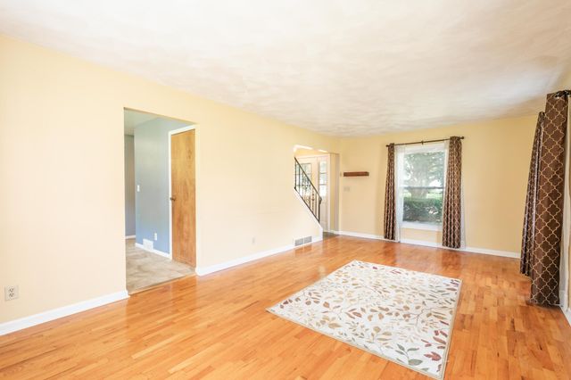 102 Lincolnwood Drive, Battle Creek, MI 49015