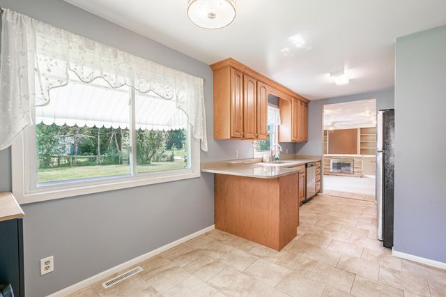 102 Lincolnwood Drive, Battle Creek, MI 49015