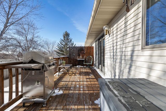 2609 11TH AVE NW, Minot, ND 58703