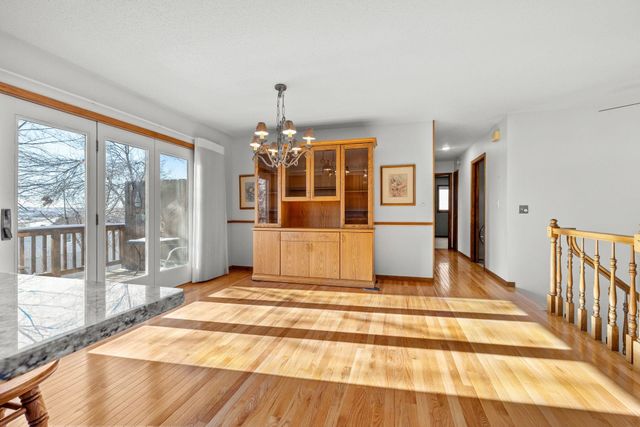 2609 11TH AVE NW, Minot, ND 58703