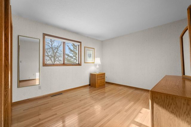 2609 11TH AVE NW, Minot, ND 58703