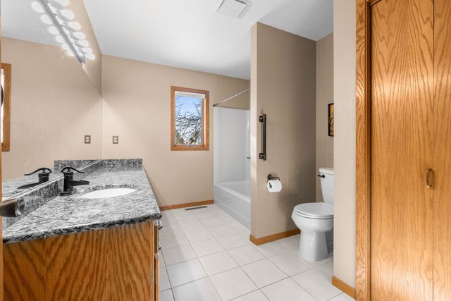 2609 11TH AVE NW, Minot, ND 58703