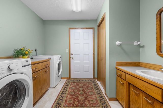 2609 11TH AVE NW, Minot, ND 58703