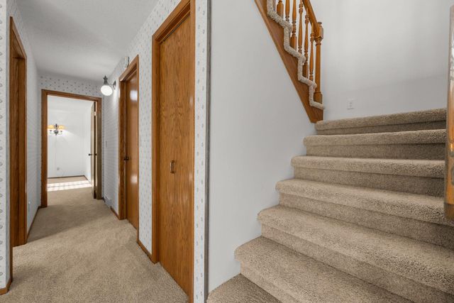 2609 11TH AVE NW, Minot, ND 58703