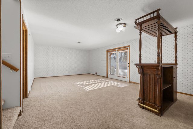 2609 11TH AVE NW, Minot, ND 58703