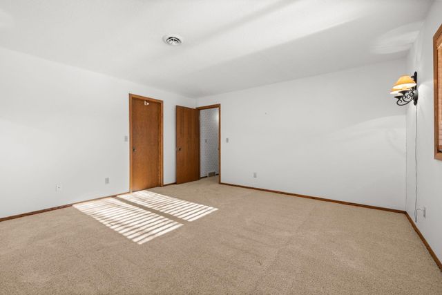 2609 11TH AVE NW, Minot, ND 58703