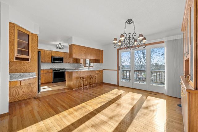 2609 11TH AVE NW, Minot, ND 58703