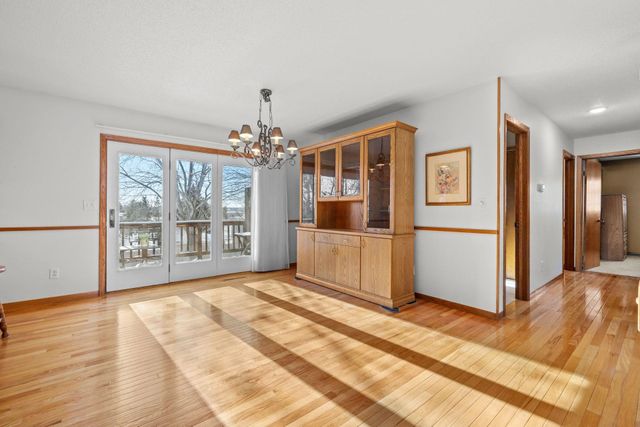 2609 11TH AVE NW, Minot, ND 58703