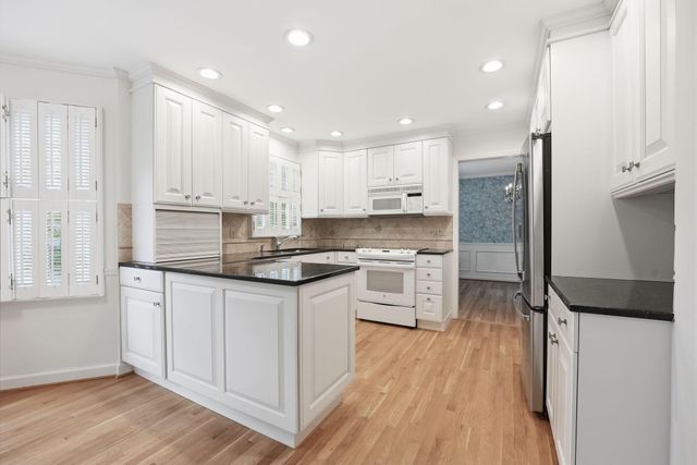 1955 Rosebery Drive, Upper Arlington, OH 43220