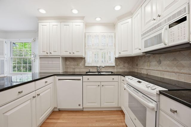 1955 Rosebery Drive, Upper Arlington, OH 43220