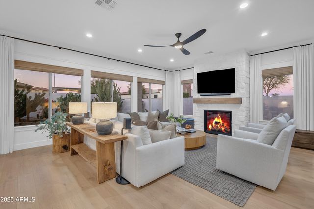 3690 E CANYON Way, Chandler, AZ 85249