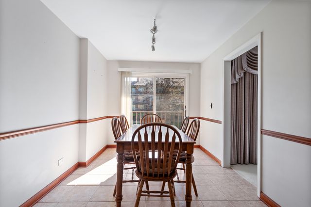 22 Park Lane 204, Park Ridge, IL 60068