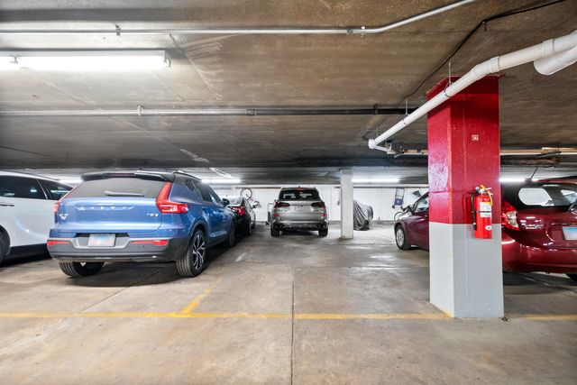 22 Park Lane 204, Park Ridge, IL 60068