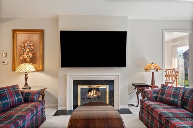 22 Park Lane 204, Park Ridge, IL 60068