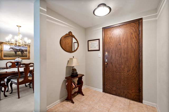 22 Park Lane 204, Park Ridge, IL 60068