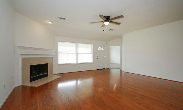 1414 Chandler Park Lane, Fresno, TX 77545