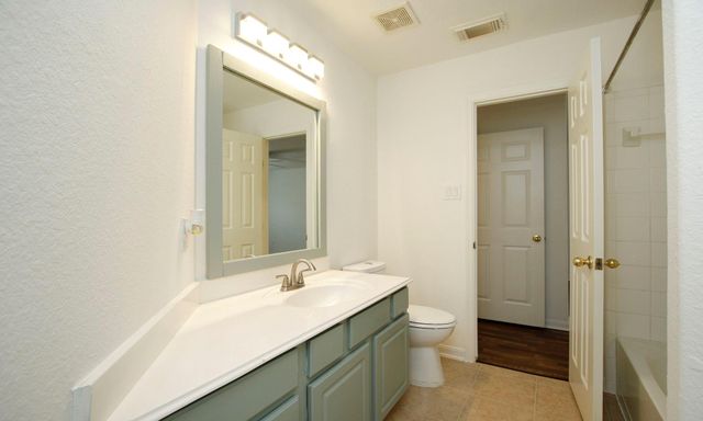 1414 Chandler Park Lane, Fresno, TX 77545