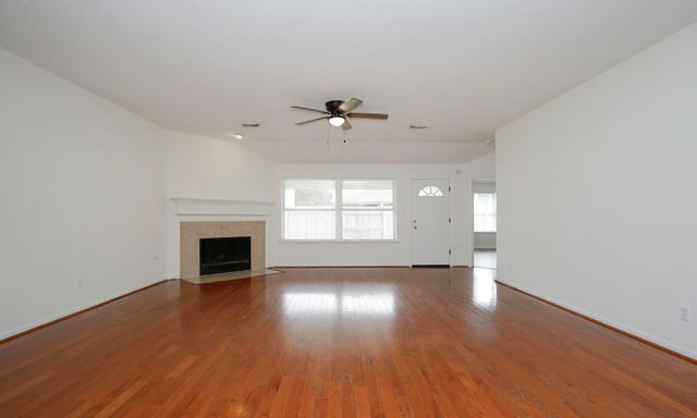 1414 Chandler Park Lane, Fresno, TX 77545