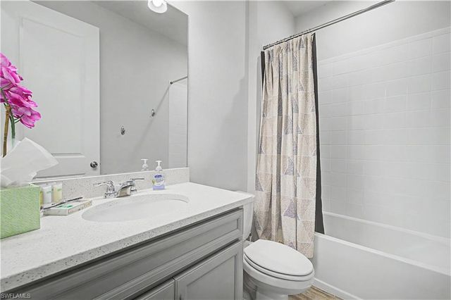 4713 Arboretum CIR 202, Naples, FL 34112
