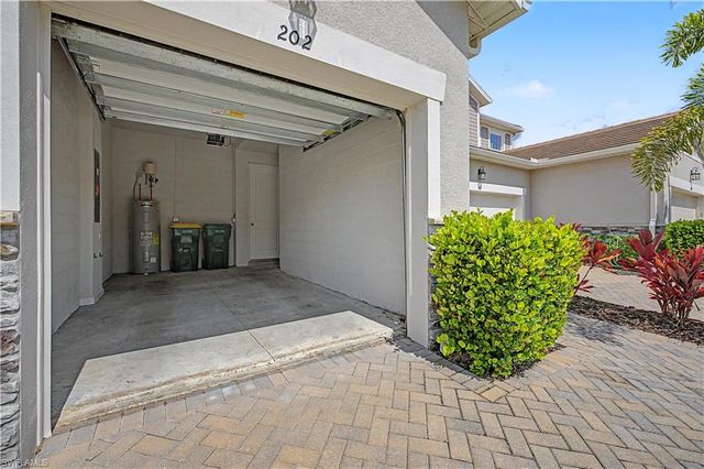 4713 Arboretum CIR 202, Naples, FL 34112