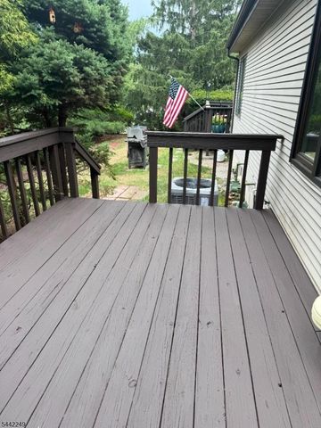 10 Hemlock Ct, Raritan Twp., NJ 08822