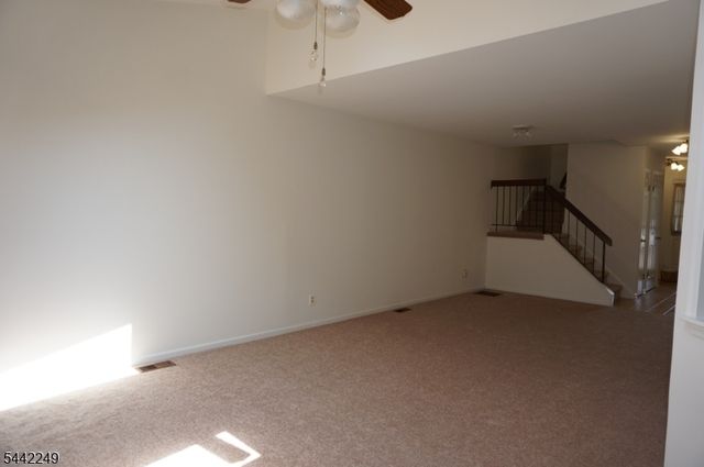 10 Hemlock Ct, Raritan Twp., NJ 08822