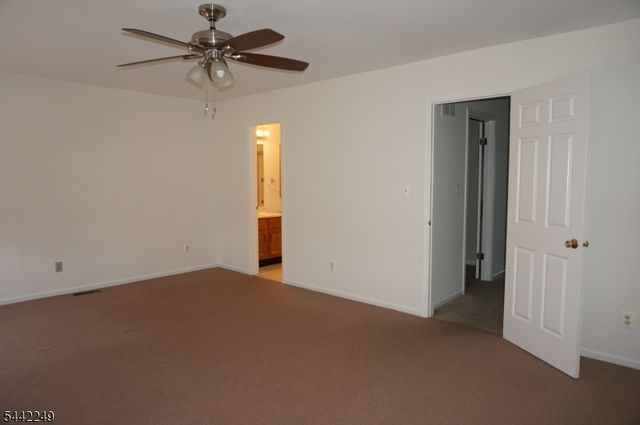 10 Hemlock Ct, Raritan Twp., NJ 08822