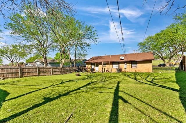 612 Highcrest Drive, Dallas, TX 75232