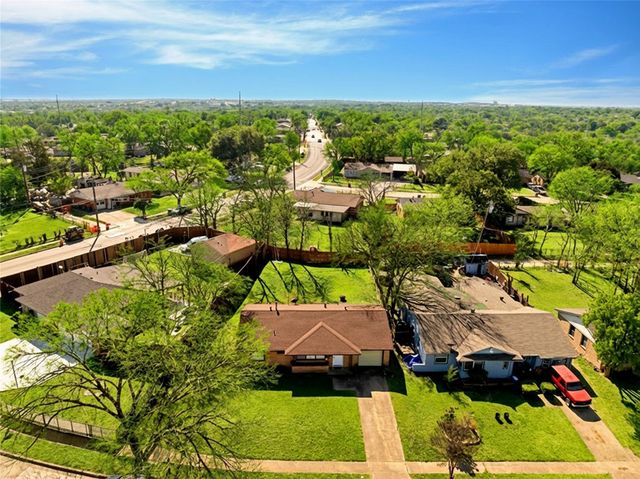 612 Highcrest Drive, Dallas, TX 75232