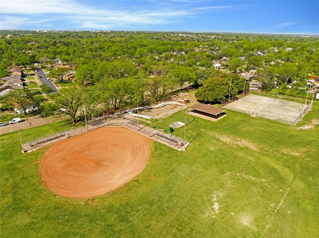 612 Highcrest Drive, Dallas, TX 75232