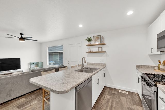 228 E HUMMINGBIRD CT, Saratoga Springs, UT 84045