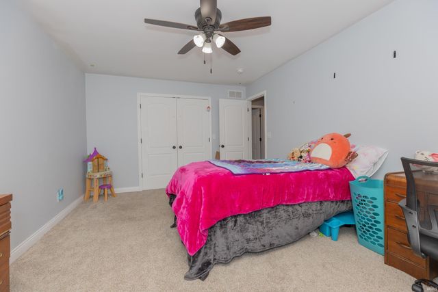 5555 Lakeside Drive, Newburgh, IN 47630