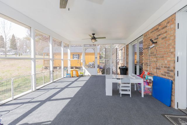 5555 Lakeside Drive, Newburgh, IN 47630