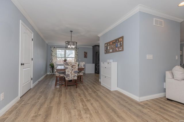 5555 Lakeside Drive, Newburgh, IN 47630