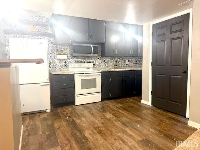 5555 Lakeside Drive, Newburgh, IN 47630