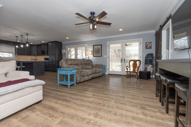 5555 Lakeside Drive, Newburgh, IN 47630