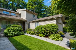 6 Acorn Glen 6, Avon, CT 06001