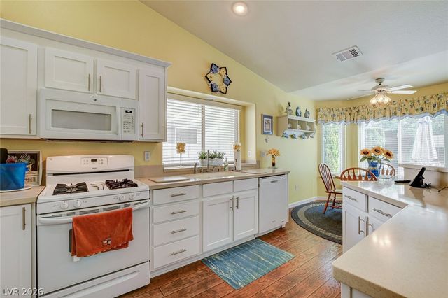 8213 Arch Bay Lane, Las Vegas, NV 89128