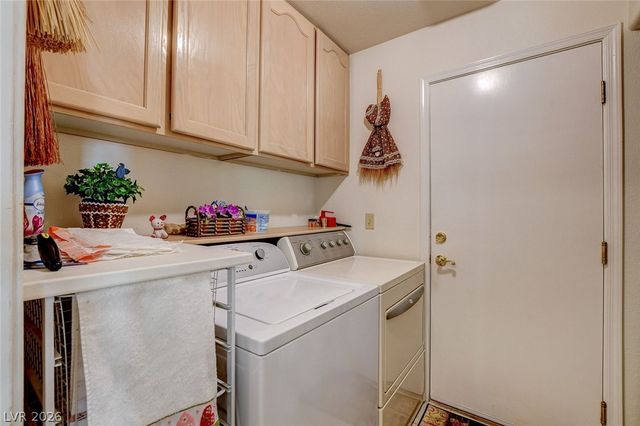 8213 Arch Bay Lane, Las Vegas, NV 89128