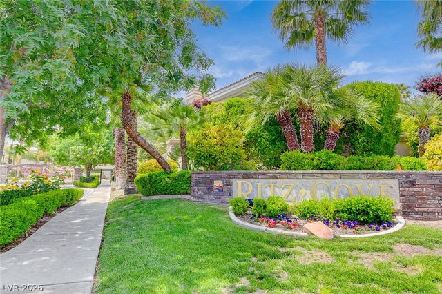 8213 Arch Bay Lane, Las Vegas, NV 89128