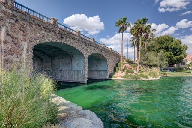 8213 Arch Bay Lane, Las Vegas, NV 89128