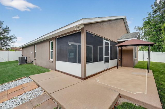 11637 LAKE DRIVE, Leesburg, FL 34788