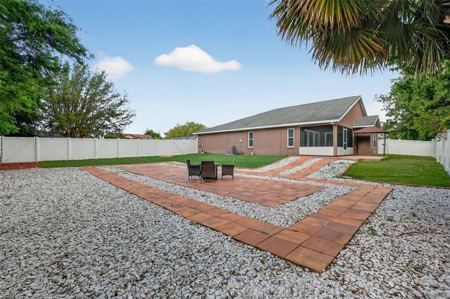 11637 LAKE DRIVE, Leesburg, FL 34788