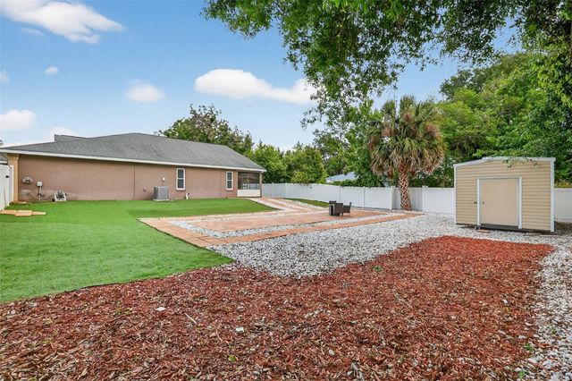 11637 LAKE DRIVE, Leesburg, FL 34788