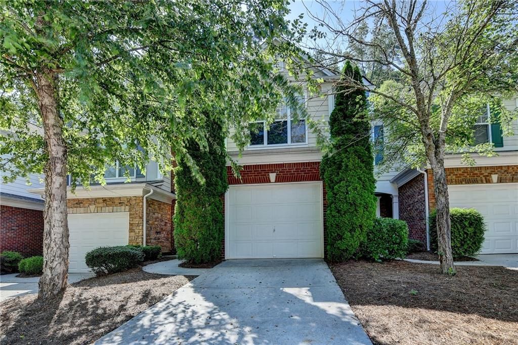 Image 2 of property listing at 2008 Hailston Drive, Duluth, GA 30097