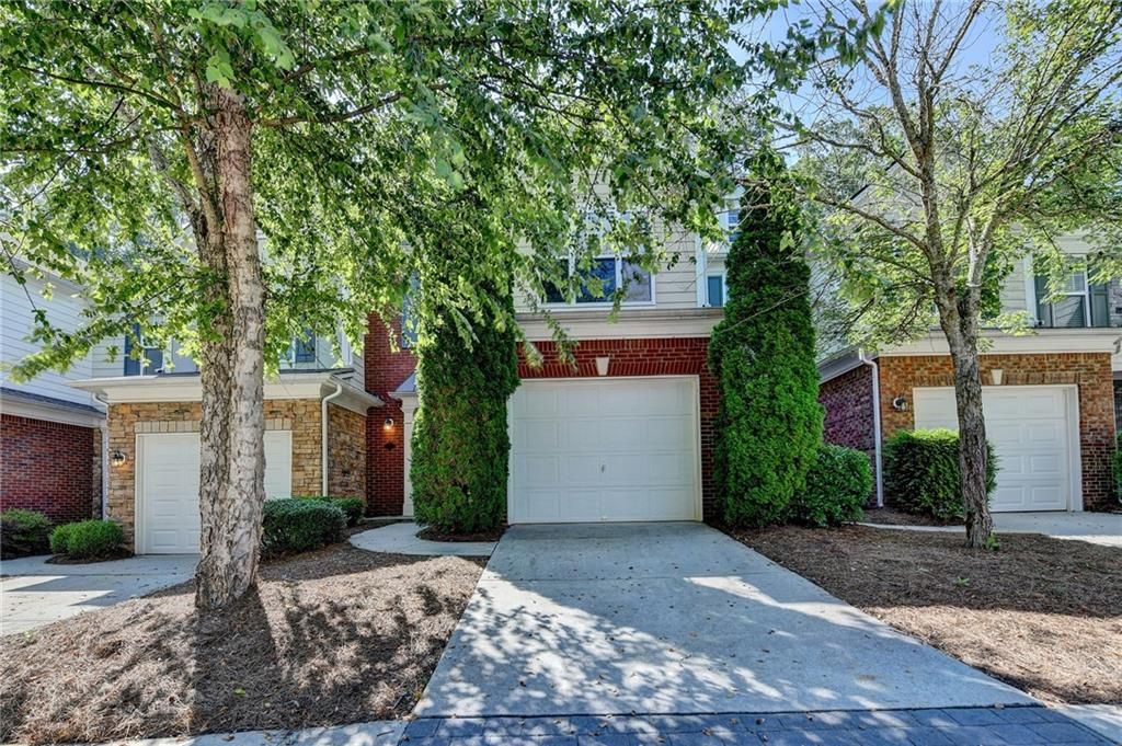 Image 3 of property listing at 2008 Hailston Drive, Duluth, GA 30097