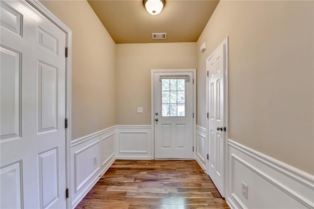 Image 5 of property listing at 2008 Hailston Drive, Duluth, GA 30097